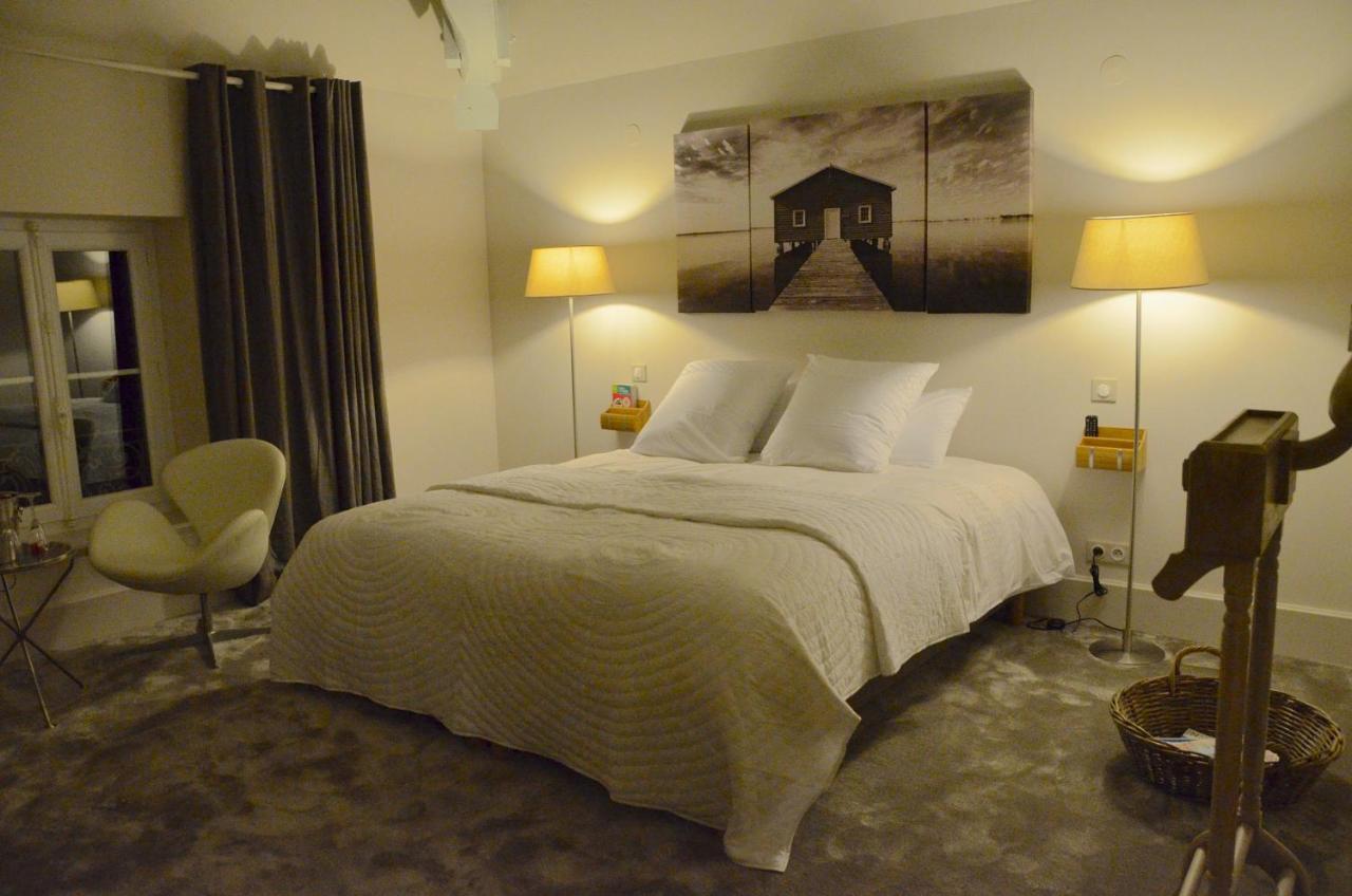 Domaine Des Grands Cedres Bed & Breakfast Cordelle Стая снимка