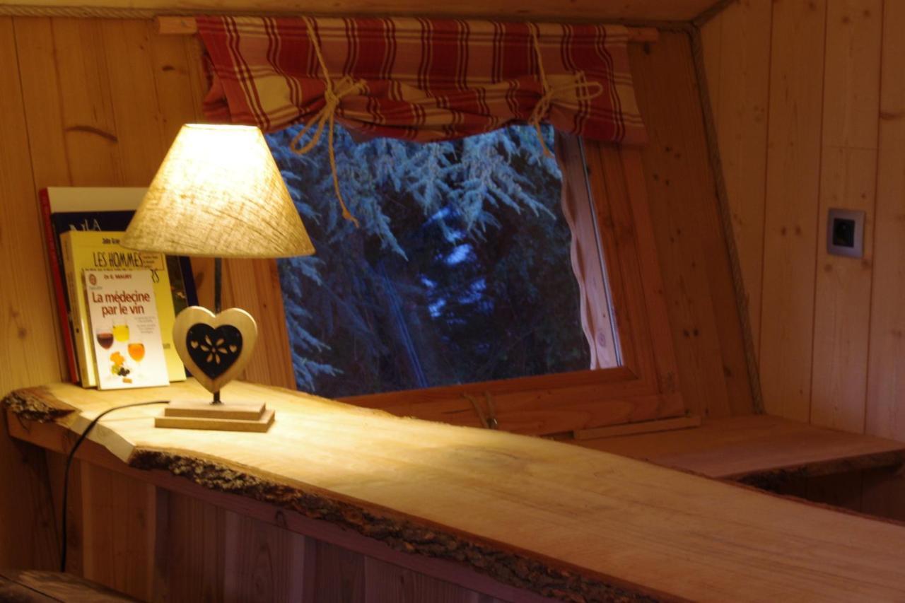 Domaine Des Grands Cedres Bed & Breakfast Cordelle Стая снимка