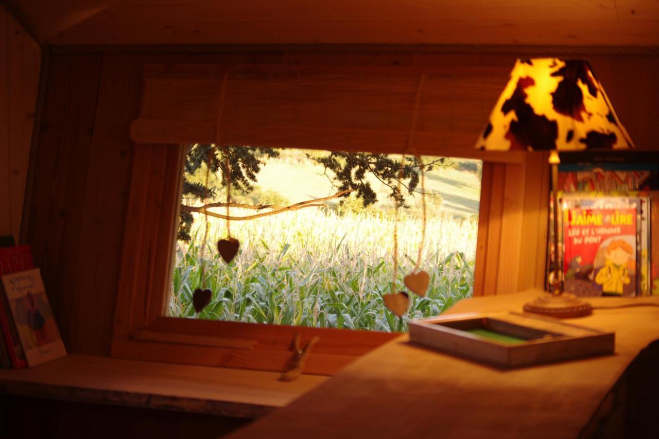 Domaine Des Grands Cedres Bed & Breakfast Cordelle Стая снимка